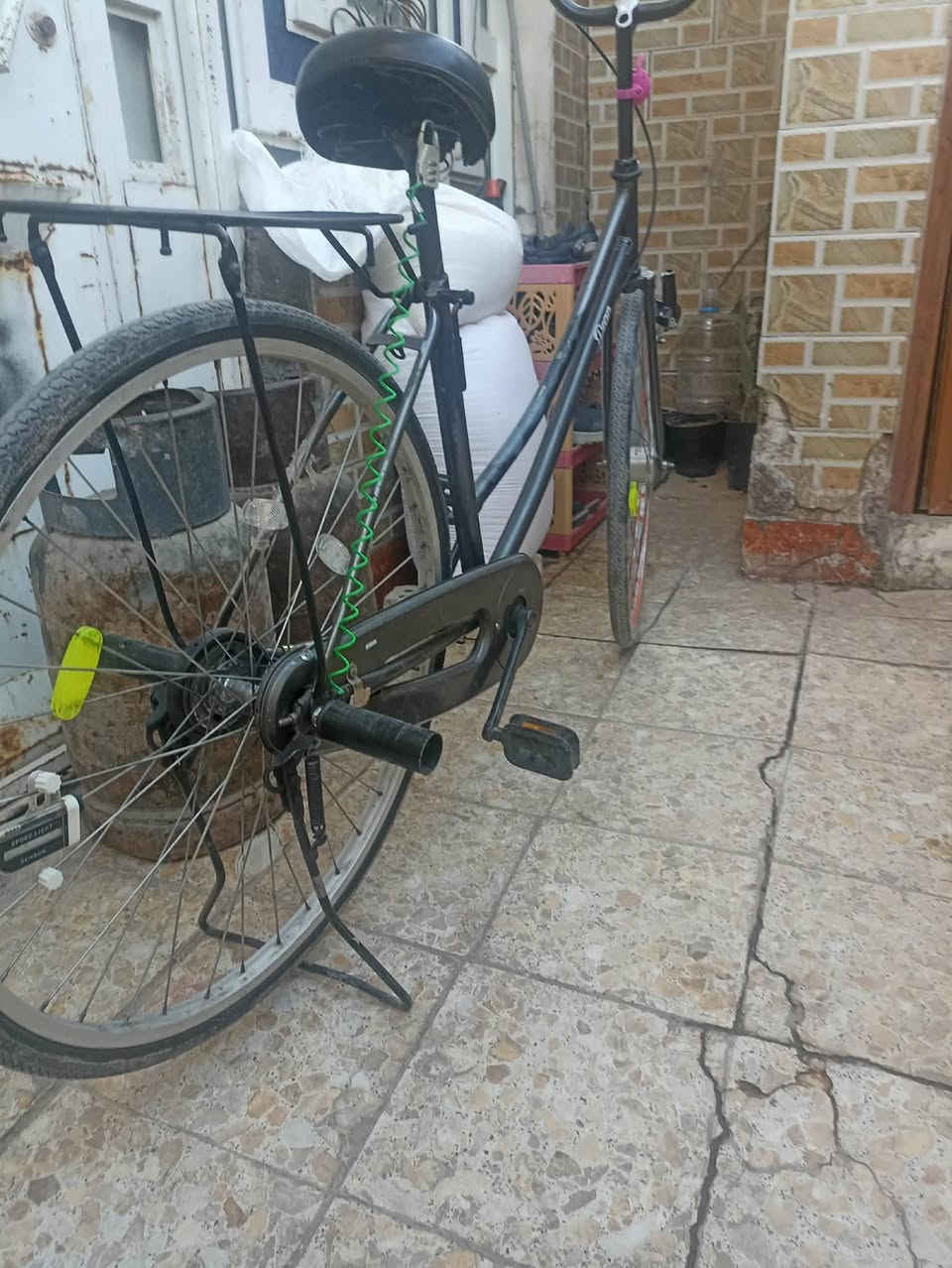 سلام عليكم للبيع 
فقط الشه واكع عليهه صبغ خفيف 
مكاني نجف حي الجامعه 
سلام عليكم باسكل للبيع سعر50 قفل قفل 
للستفسار ***********واتساب
