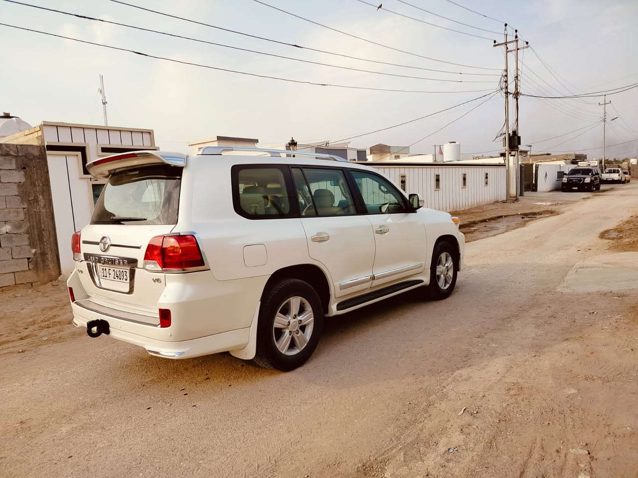 يالله السلام عليكم لاندكروز 2012 بريم اصل باب اول فول 1/1   V6 رقم بغداد الجديد باسمي هزه وفحص وسنويه كله جديد كير ومحرك ومكينه كله مكفول ممفتوحات تخم تاير جديد بيه جاملغ خلفي مال سايق صبغ فقط بدون شواصي 

الموصفات 
فتحه سقف 
محرك V6
1-كامره 
2-شاشه لكزز
3-طفايه 
4-اضويه زرق 
5- حساس دمعة  
6 -اضويه بلدوس 
7-كشنات جلد +كهرباء + ثلاث حركات 
8-ماشيه 215 الف حقيقي 
9-لايت زينون 
10-تحكمات ستيرن 
11-مري كهرباء+ شفط +قلاب عند الرجوع +اشاير بل مري 
12-حساسات امامي خلفي 
13- يدات نيكل وباغة 
14-زراك لايت 
15 - شادلهة منظومة صوت JBL فوول صوت
معروفه موصفات البريم سياره احلى من صور بعده كله عل بلاد عل شركة لامحدث بيه شي ولاملعوب بيه مكان بغداد السعر(310)وبيه مجال بسيط الاستفسار(***********)
