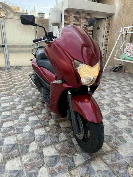 اللهم صل على محمد وآل محمد
السلام عليكم اخوان
عندي دراجه فاز هونداي، مثل ما موضح بالصور.
الدراجه كلش نظيفة ومرتبة، سعة المحرك 300، لون ماروني مميز.
ما بيها أي نقص، دراجه اعتمادية وجاهزة 
للستفسار الاتصال على هذا رقم
***********
