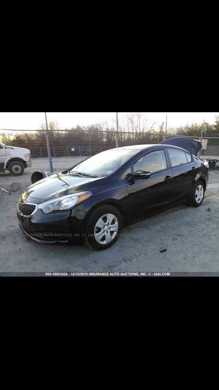 سلام عليكم فورتي موديل 16 حادث كما هو موضح في الصور ماشيه 150 مكينه 1800دوش سنويه ل27 مكان سياره بغداد  الامين ثانيه
سعر 115وبيه مجال بسيط
***********
