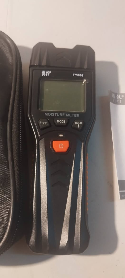 جهاز قياس الرطوبة الرقمي FUYI، جهاز قياس رطوبة الخشب، مزود بـ 7 أوضاع وإضاءة خلفية LCD ووظيفة تثبيت البيانات، مناسب للأخشاب والنباتات والأسمنت، نطاق القياس من 0.0% إلى 60.0%
بفضل الأداء المستقر والاستجابة السريعة، فهو موثوق به للمقاولين والنجارين وأصحاب المنازل لقياس نسبة الماء الموجودة في معظم أنواع الخشب والخيزران والورق وما إلى ذلك.
يأتي مع 7 أوضاع لقياس رطوبة 7 أنواع من المواد.
يأتي مزودًا بلوحة معايرة ووظيفة معايرة يدوية للكشف عن حالة عمل مقياس الرطوبة.
يمكن قياس درجة حرارة البيئة بوحدتي قياس درجة الحرارة (℃ و ℉).
المسبار محمي جيدًا بغطاء بلاستيكي، وليس من السهل إتلافه


**إذا كنت صاحب هذا الإعلان وتريد حذفه لأي سبب، رجاءا أرسل رسالة إلى الدعم الفني**