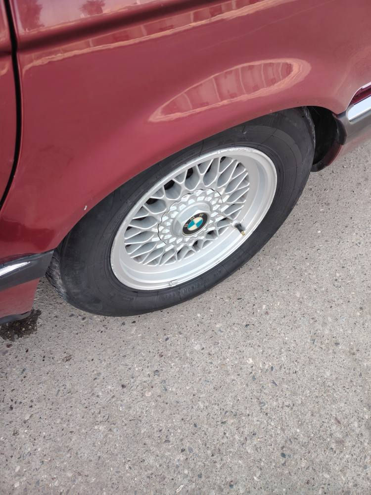 السلام عليكم ✋سعر السياره 62 اوبيها مجال
BMW 730 فوووول توماتيك
موديل 1991

رقم نينوئ كابون بانزين اللون حلوو احمر مارؤني
غرفه نضيفه داخل جلد اسود

سياره حلوه ومرتبه مصبوغه عام جماليه

مكينه 735          V6

كير توماتيك

فتحة سقف جامات4  كهرب كهربائيات كلها شغاله تدفئه شغاله تبريد ايعوزه غاز

سنويه لل 27 تنتهي تحويل ثاني نهار✋ 

مكان السياره موصل الجانب الايمن حي الابار

للتواصل

***********

*********** موصل, نينوى
