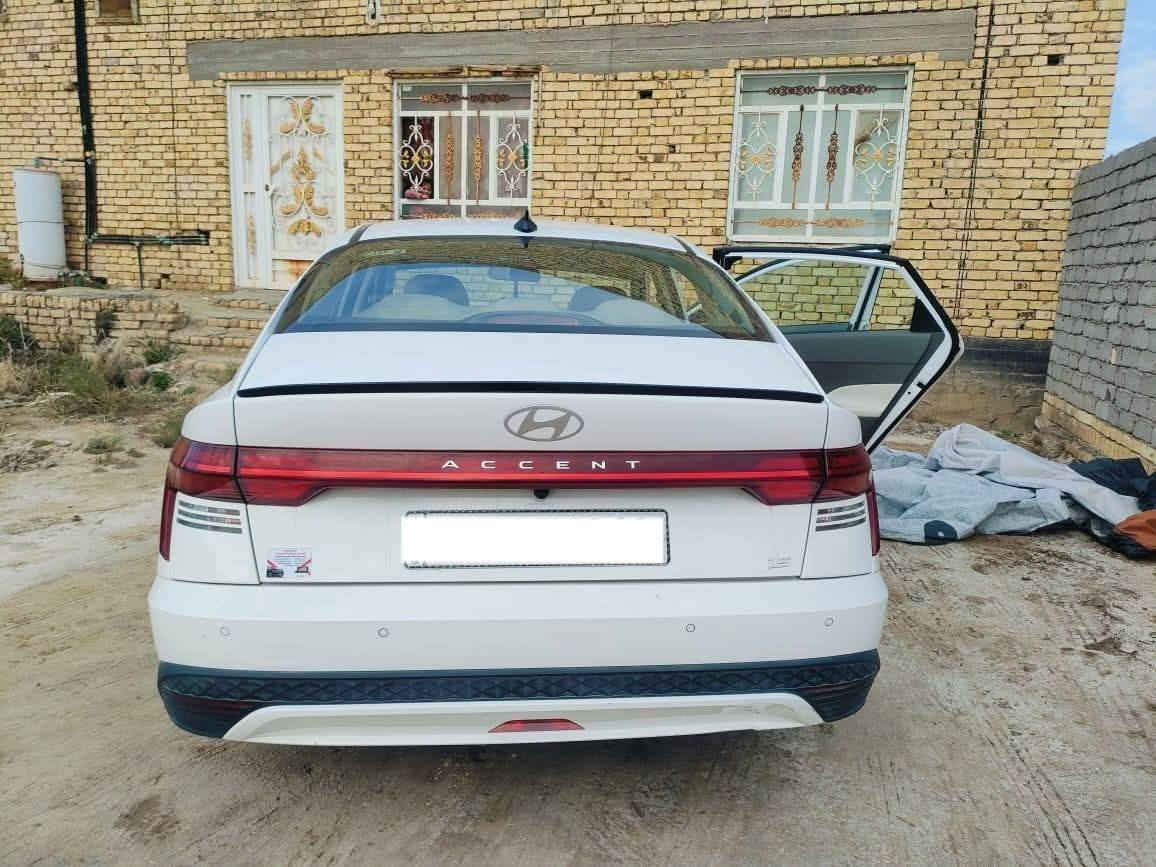 اكسنت موديل 25 فول مواصفات 
رقم بغداد انگليزي الجديد ماشيه 20 الف تعتبر زيرو 
السعر ١٠٠ وبيها مجال 
للتواصل ***********
