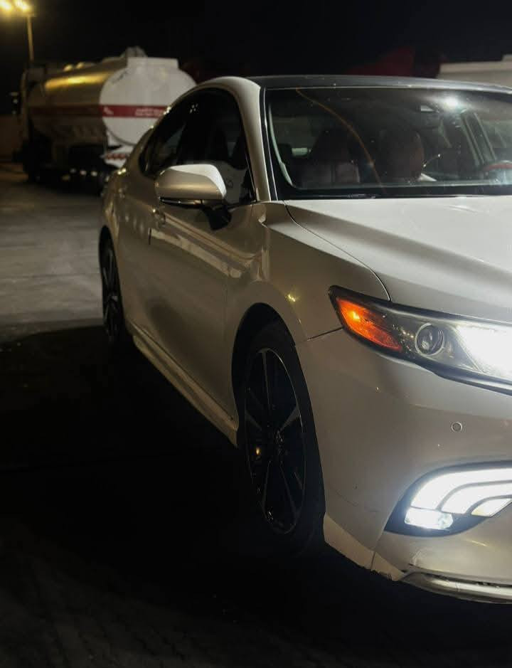 السلام عليكم
كامري موديل 2018 للبيع فقط 
فول مواصفات للأخير 
عداد 47 ميل
كلشي موضح بل سونار 
رقم السيارة أربيل قديم
السعر 195 ورقه
الاستفسارات مع صاحب السياره الرقم 
*********** صاحب السياره
