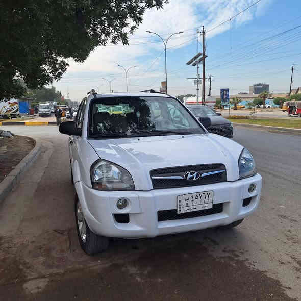 السلام عليكم توسان 2009 سياره فول فتحه ماشيه 154سياره بيه رشات صبغ ابيع قطع ٤ السعر 110 وبيه مجال
رقم بغداد 
مكان سياره بغداد البلديات 
رقم الهاتف ***********
