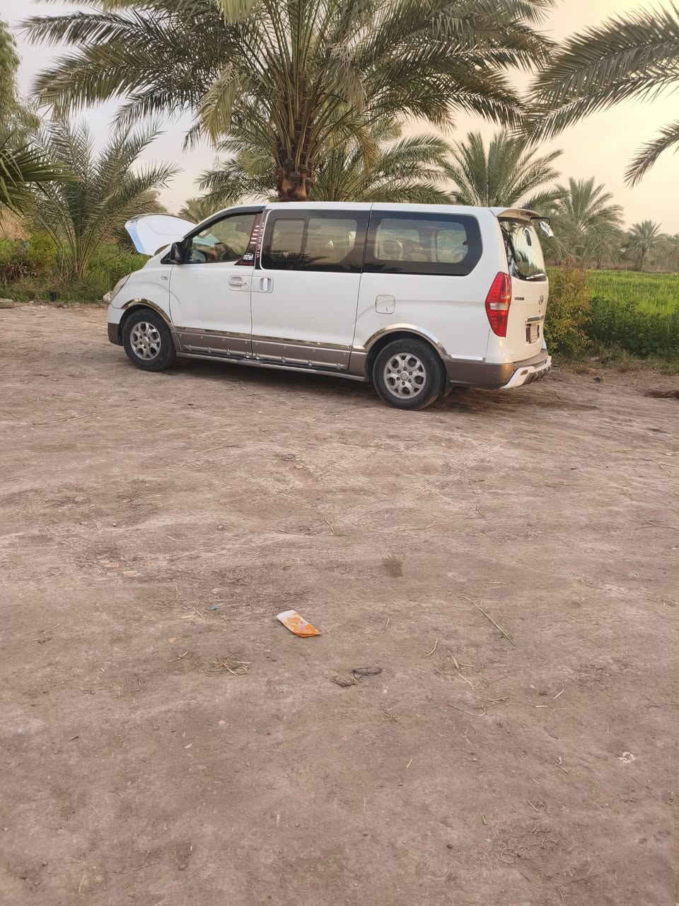 سلام عليكم ستاركس موديل 12 محوره جديد تخم تاير بسمي بيه باب وشبر صبغ بل تكمه يم الباب الياقي مكفول  سعر 150  وبيه مجال قليل ***********
