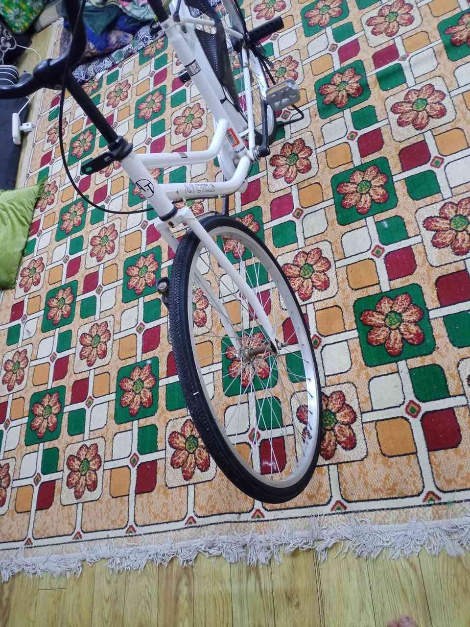 السلام عليكم بايسكل بناتي البيع حجم26 بايسكل بل كارتون ويه 5 حمالات ويه غراض هواي الجاملغ الكدام هوه وأغراضه كامل كله متواجد عله فيس السعر125وبي مجال عنوان مدينه هذا رقمي***********
