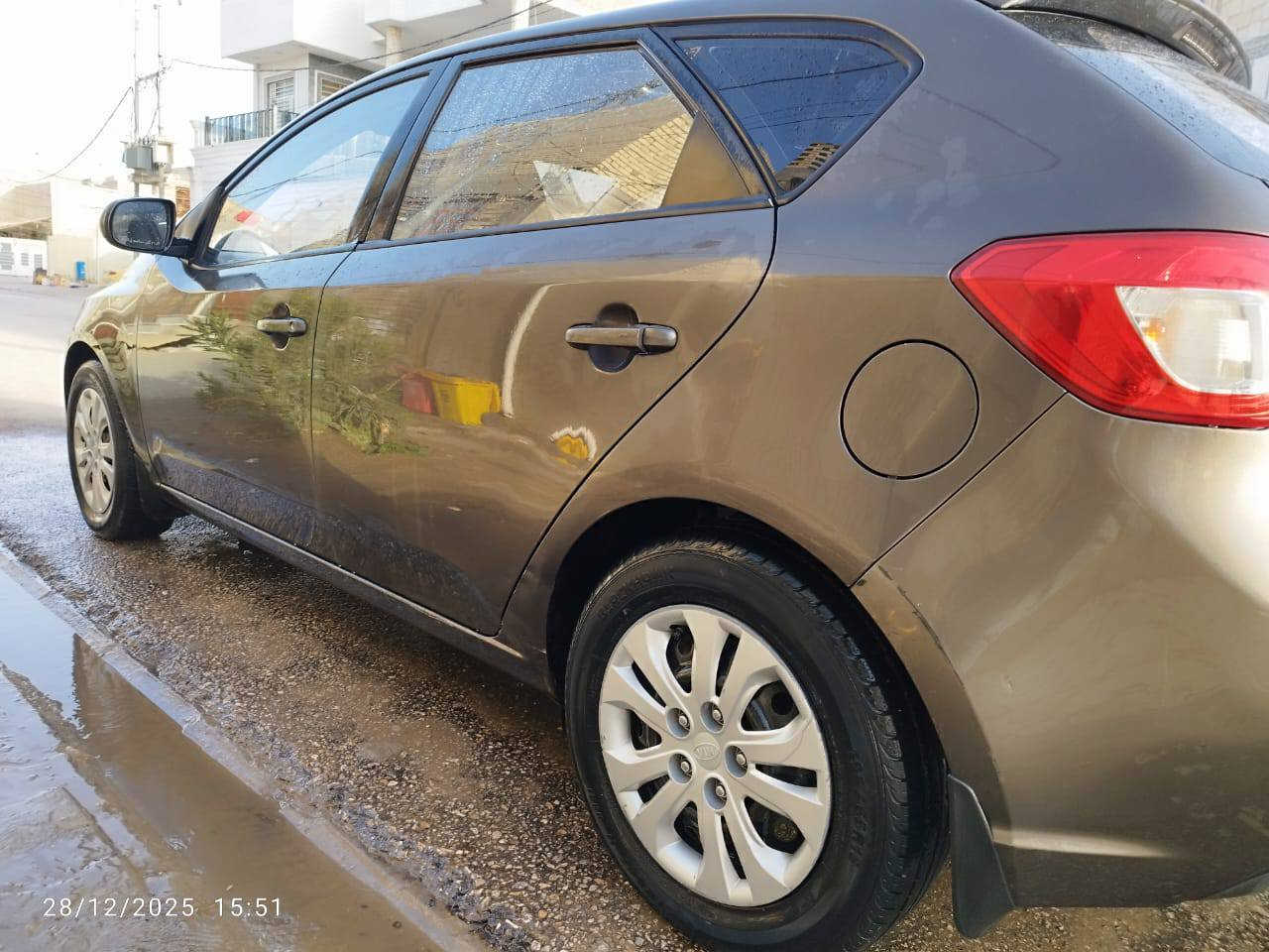 كيه سيراتو مديل 12 جاهزه بيه صبغ بنيد  اثر جراد  السعر 83 او بيه مجال مكان السياره نجف  كوفه حي صدر الثالث ***********
