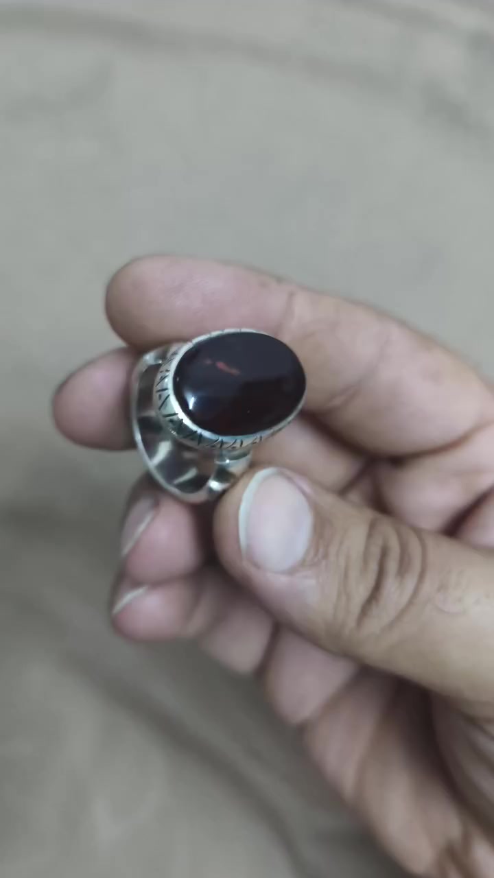 السلام عليكم محبس عقيق يماني  للبيع
انا موكل بالبيع محبس ولد صديقي الله شاهد
مشتري ب ١٧٠ الف و يريد يبيعه صياغة ثقيلة قياس ٢٣.٢٤
اعلى سعر اذا يسوا انطي امر بيع
و الرزاق حي


**إذا كنت صاحب هذا الإعلان وتريد حذفه لأي سبب، رجاءا أرسل رسالة إلى الدعم الفني**