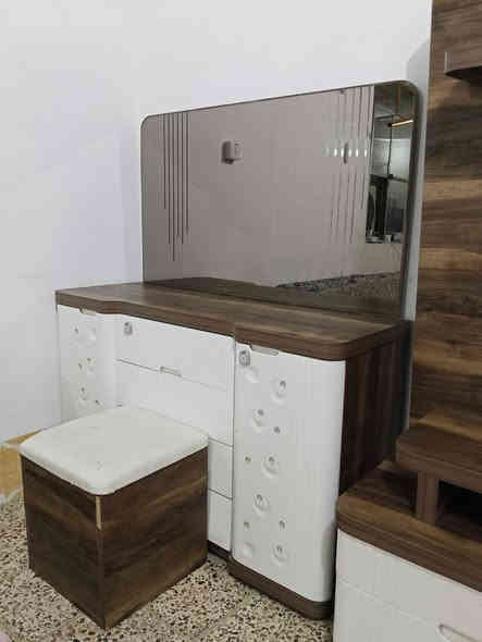 غرفه تركي مكان هيت السعر ٧٠٠ بيه مجال ***********
