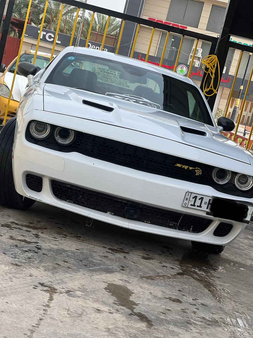 جالنجر 2015 SXT بلس
العنوان كربلاء 
***********
السياره بيها قطعتين بدون ايرباك 
و بيها قطعتين بالعراق 
المواصفات فول 1/1 
ما عدا الفتحه 
رادار 
رادارات جانبيه 
شفتات ستيرن 
ستيرن كهرباء 
كشنات جلد 
كشنات تدفئه تبريد 
كشنات كهرباء 
كامره 
حساسات خلفيه 
سوبر تراك باك 
سبورت 
ماشيه 130 ميل 
تبريد فول
