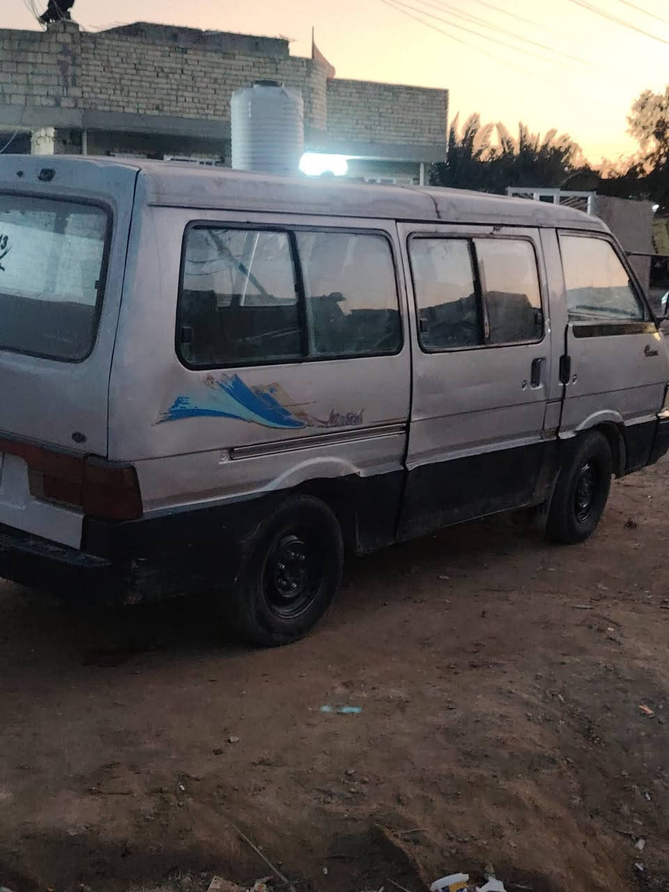 سلام عليكم كيا بستا للبيع موديل 93مكينه وكير مكفولات السنويه بعد ٥ اشهر تسقط السنويه شواصي مكفولات يساره شرط الشغل السعر 32رقم الهاتف ***********
