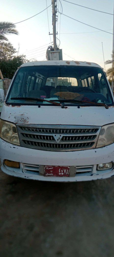 فوتون 2009 رقم صدامي سياره جاهزة من تايرات وحدادية نظيفه ومكينة السعر 25 وبيه مجال غير متواجد على الفيس للاتصال على الرقم ***********
