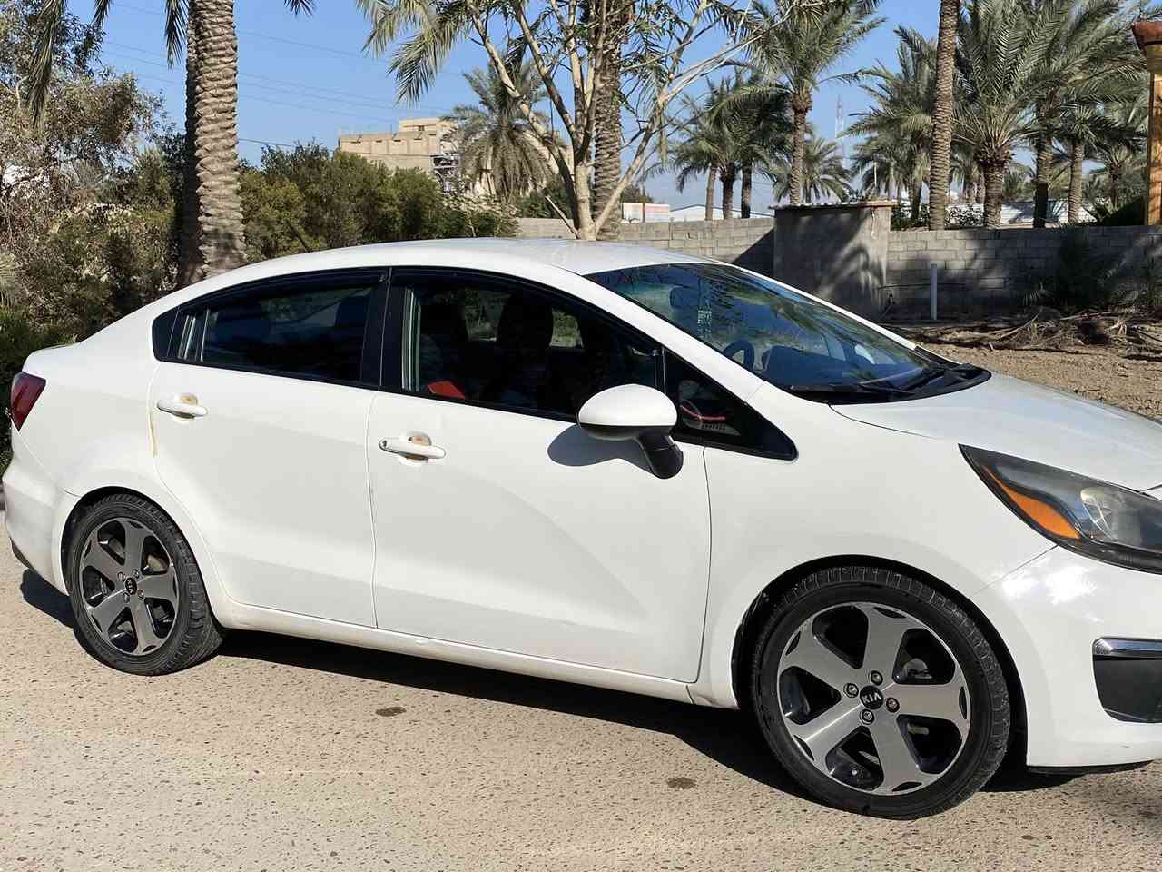 السلام عليكم للبيع كيا ريو 2017رقم سليمانيه بأسمي السيارة نضيفة بيها بس بنيد وجاملغ مصبوغات والباقي كفاله عامة ماشيه 89ميل السعر 105وبيها مجال مكانها بغداد للأستفسار الاتصال ‭٠٧٨٠ ٧٤١ ٨٨٦٣‬
