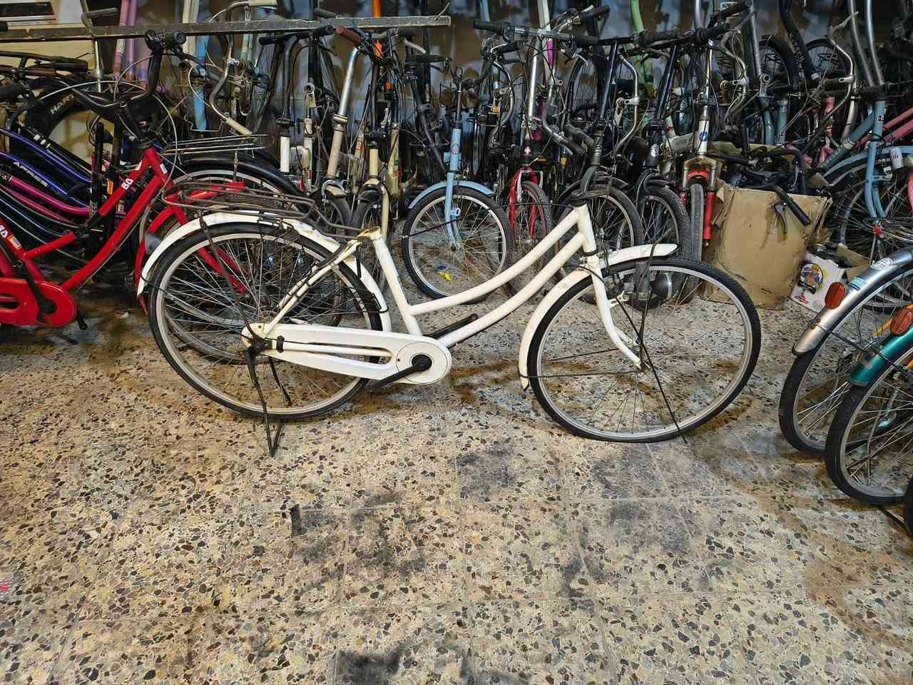 السلام عليكم شباب عالم اليابان للدراجات الهوائيه البصره قضائيه المدينه شارع المصرفد يوجد لدينا خدمه توصيل كافه محافظات العراق للاستفسار ادخل على الخاص او على الواتساب***********
