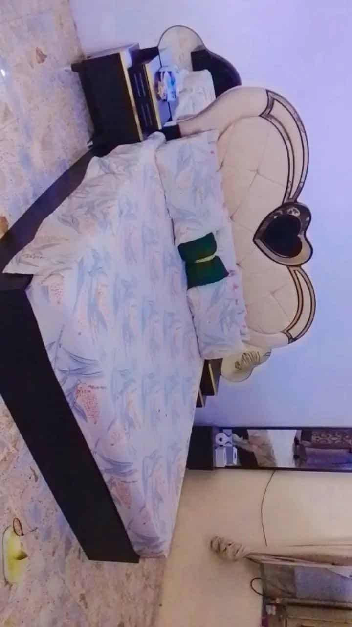 سلام عليكم غرفه نضافته 90/100 /7قطع سعر 600او مراوس بغير لون مكاني حي اور ام الكبر او غزلان ***********
