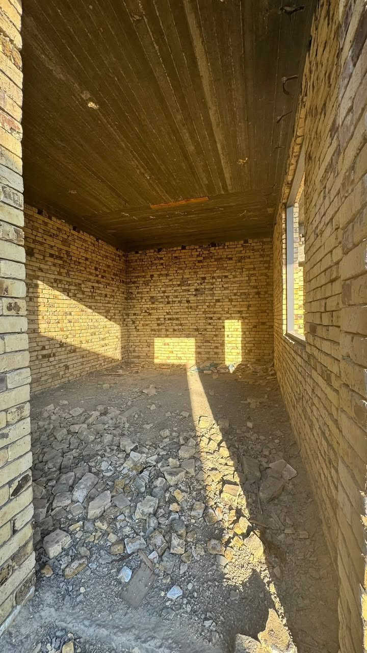 🏠: #دار_هيكل_للبيع
📍. العنوان حي الجامعة الحولي مقابل روضه تماضر الشمري 
🔸. تفاصيل الدار 👇
📐: مساحة ٢٠٠ متر بناء ١٨٠ م 
طابق واحد 
يحتوي على 
🔸. غرفتين نوم
🔸. صاله 
🔸. استقبال
🔸. مطبخ
🔸. صحيات

💸: السعر خاص 
——————————— للاستفسار مراجعة مكتبنا
#مكتب_الاتحاد_للعقار
عنوان المكتب حي الجامعة الحولي مجاور بيت فيصل النائلي 
متواجدين من الساعة ١ ضهراً الى الساعة ٩ ليلاً
————————————- او الاتصال بالارقام التاليه 
*********** محمد العصامي
*********** حسن الشباني
