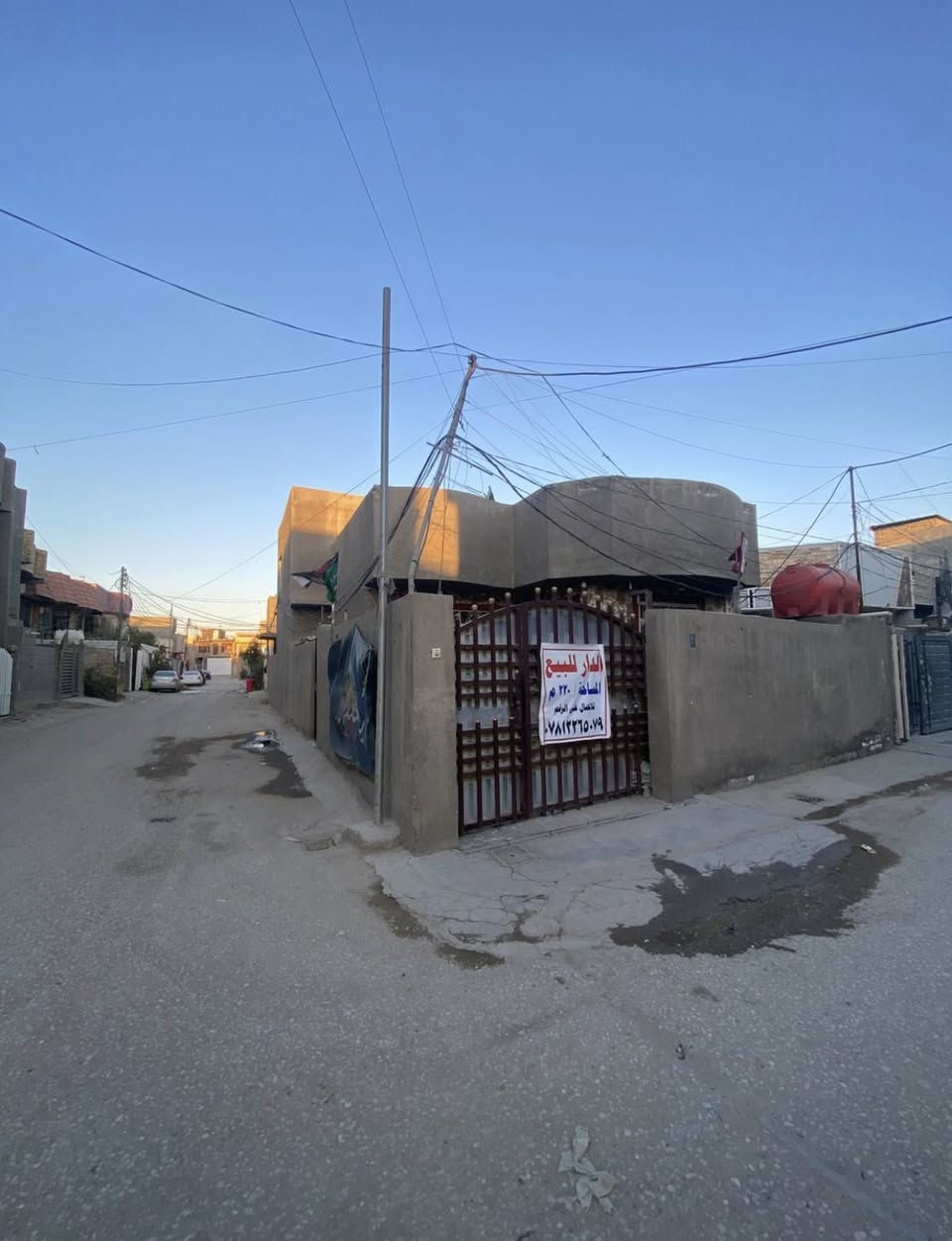 السلام عليكم
مساحة البيت 220
صاله 6ونص ب4
ومطبخ 4ونص ب4
وغرفتين نوم 5ب4
كلدور على عرض البيت
وبيتونه على عرض البيت
شكد الواجهة والنزال؟10ب22
تاريخ البناء قبل 8سنوات
طابو زراعي 
نادر الثانية شارع الخدمي مول اهل الخير القديم
الاستفسار على الرقم ***********
