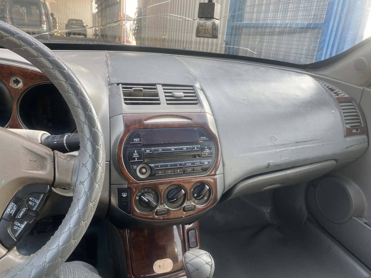 سلام عليكم سيارة اليتما نيسان 2004مصبوغه احزام رقم صدامي بغداد أنا أتكفل بتحويله يعني المشتري يستلم رقم إنكليزي وسنويه عاج مكان السيارة النجف الأشرف السعر(50 وبيه مجال)
***********
