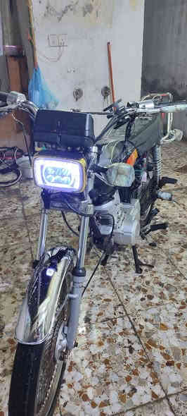 البيع ٤كير  بشرط جديد نضافة١٠٠%١٠٠ ترايك البصرة كفالة عامة وراق  ماكو ضايعة او مراوس حسب القناعة سعر 550 الف وبيها مجال مكان بغداد شعب***********
