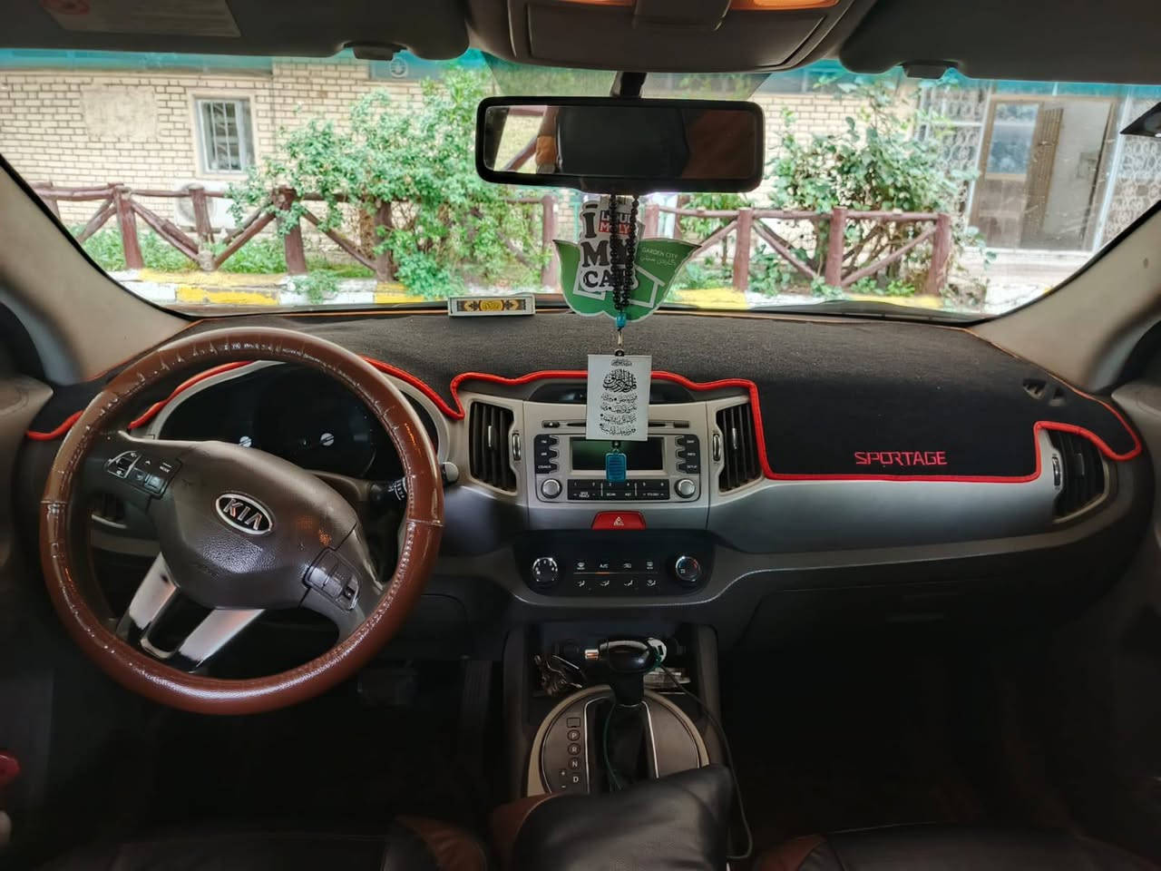 السلام عليكم
للبيع كيا سبورتج خليجي

 الموديل 2011

سياره مكفوله كفاله عامه

من الصبغ والبارد

نص فول لون مشمشي مرغوب رقم بغداد انكليزي بسمي وتجي تفحص السعر( ١٤٢ ورقة) وبيه مجال حك الجيه 

مكاني بغداد 

الاستفسار ***********
