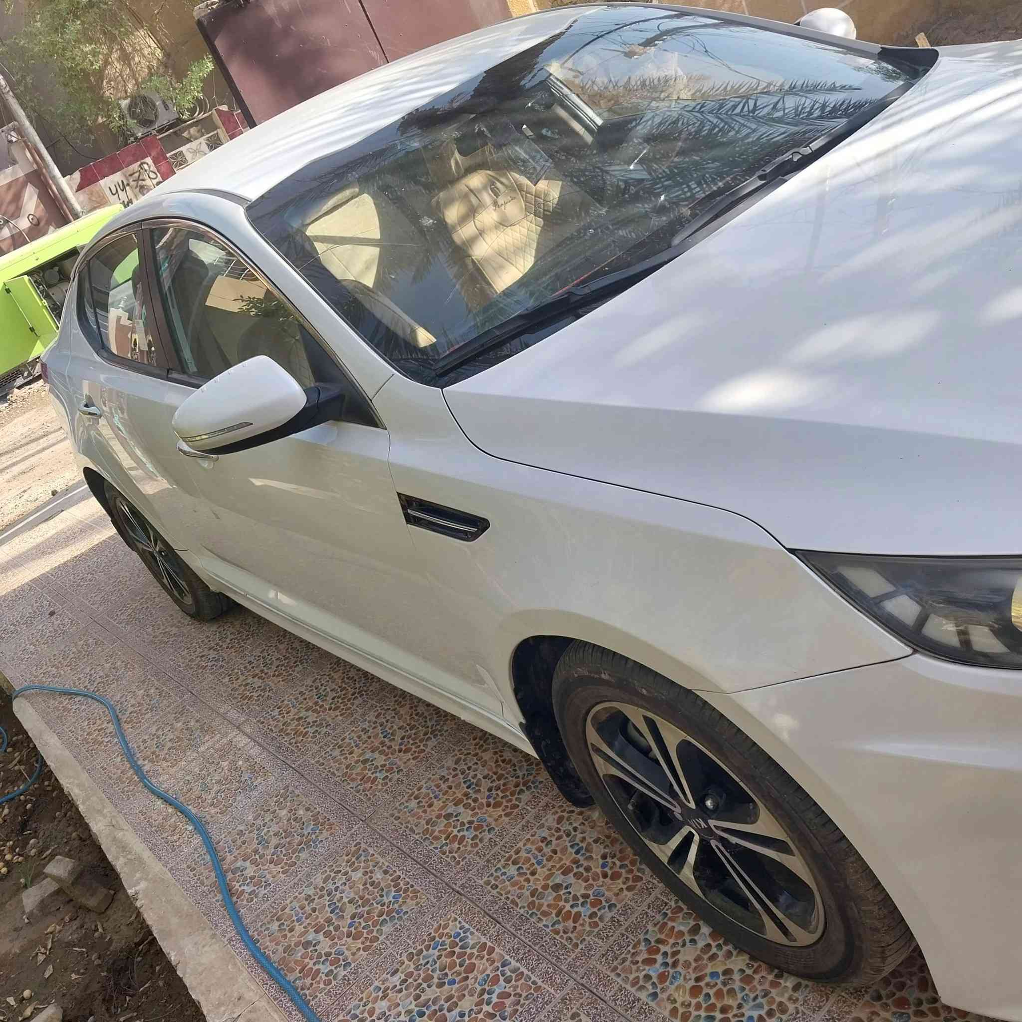 سلام عليكم من رخصه صاحب لكروب  ابتما لبيع موديل ١٣  خليجي ٢٤٠٠  رقم ديالى انكليزي بسمي بصمه موصفات حلوه موفول لخير مكفول من لتبديل سياره ابلاديه بيه بارد شي قليل  وبيه حافه لبنيد صبغ كل قليل  باقي مكفوله كير مكينه  مكانه ديالى  معروضه ١٣٥ بيه مجال  ***********
