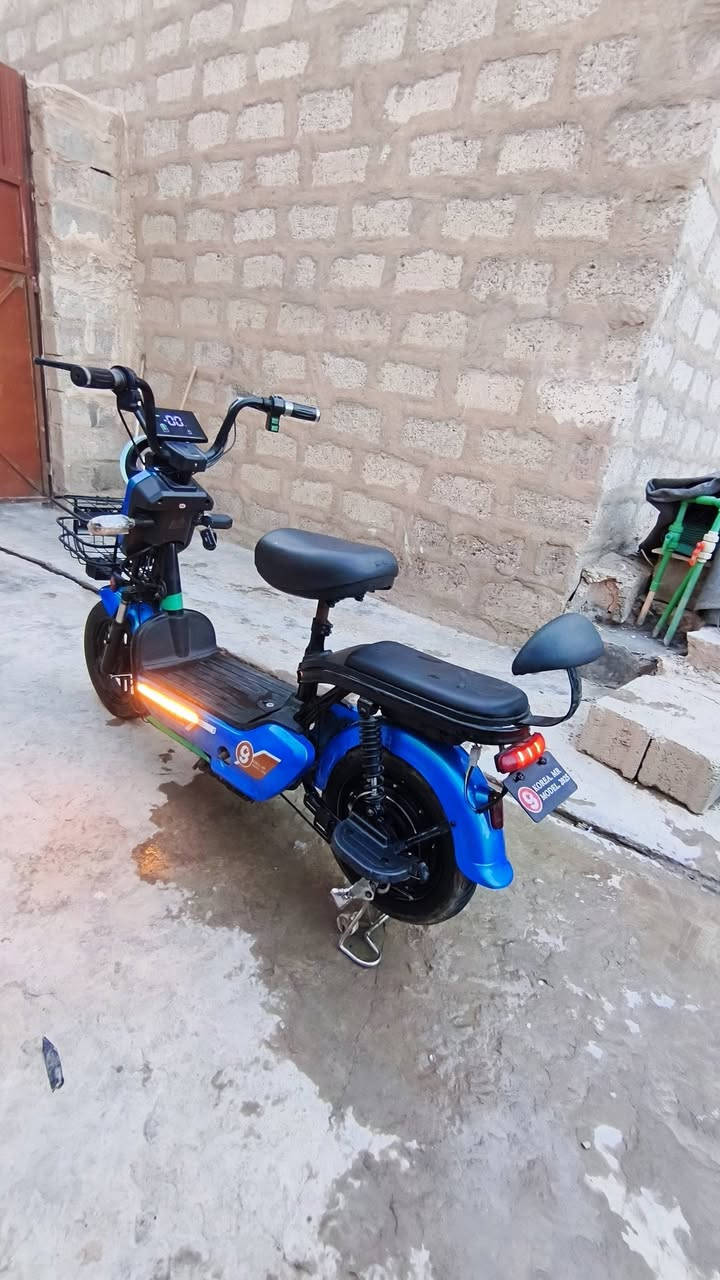 دراجة شحن للبيع فول الفول كلشي بيهة شغال السعر  250 وبي مجال


**إذا كنت صاحب هذا الإعلان وتريد حذفه لأي سبب، رجاءا أرسل رسالة إلى الدعم الفني**