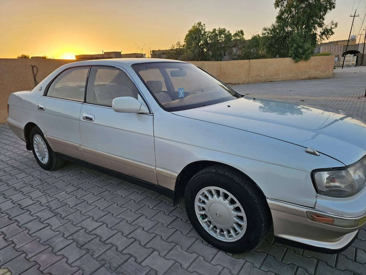 للبيع 
السلام عليكم 
بطه فصل موديل 1994
رقم انبار مشروع وطني سنويه  هزه جديده 2030 انكليزي 
منضومه غاز شغاله تبريد ثلجج تخم تاير حداديه جديده مكينه وكير شرط غرفه جديده شاشه كامره خلفيه تحويل مباشر مكفوله من كص والنقل الجثه والضربه  سياره جديده بمعنه الكلمه 
علمن السياره احله من صوره
العنوان واسط كوت 
للاتصال ***********
53ورقه
