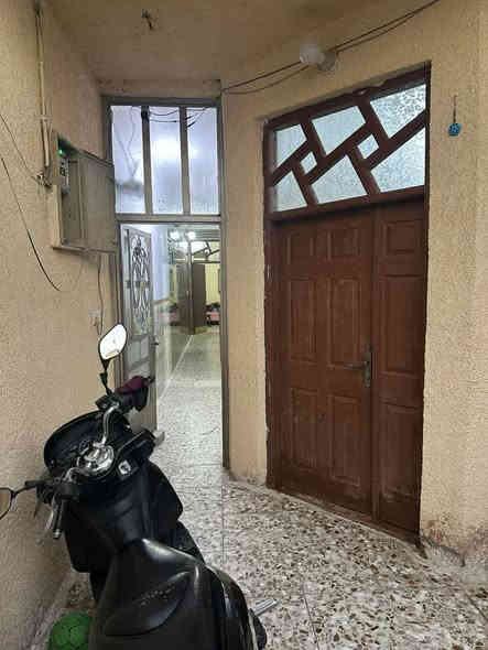 بيت البيع البلديات شارع المرور الزراعي قرب شارع العميرات وسوك الميت مساحه ٩٠متر اعله من شارع بايتين منطقه متكامله مي مجاري كهرباء تبليط مقرنص
***********
