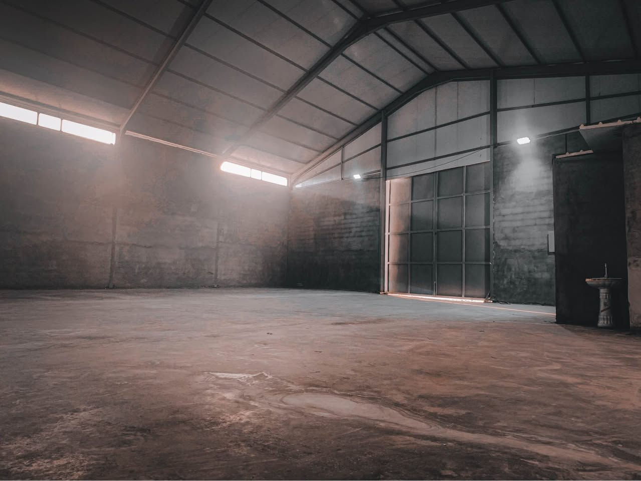 مخزن للايجار 
المساحة 600م
العنوان مجاور طريق النيل القديم (طريق حله-بغداد)
يحتوي مكتب+ صحيات

للاتصال *********** حلة, بابل
