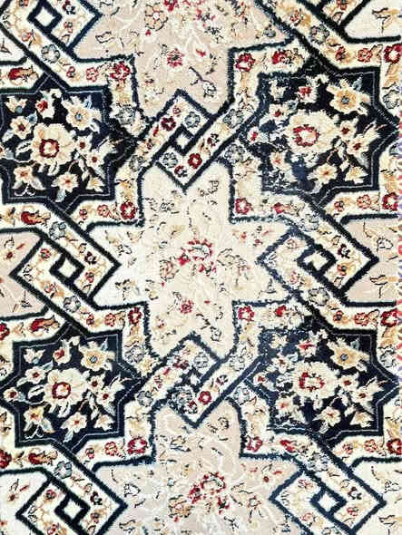 السلام عليكم من رخصة الادمن 

كاربت نوع كاشان تركي 1200 شانة نضيف جداً للبيع 

مفروش موسم واحد 👈🏻بالضافة مع دوسات 

اخو جديد نوعية درجة اولى 

قطعة الاولى نيلي قياس 3x4

قطعة الثانية تركوازي قياس 3x4 

العنوان بغداد 

رقم الهاتف *********** متوفر واتساب
