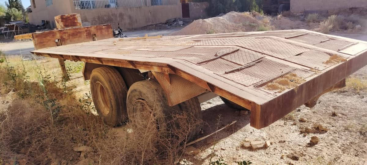 السلام عليكم ورحمة الله وبركاته 
لبيع عربانه لودر دنكيرين جاهز لعمل 
طول ٩ ول عرض ٢٨٠ مكان الانبار قضاء راوه 
استفسار اتصل على رقم *********** 
سعر ٧٠ $ وبي مجال
