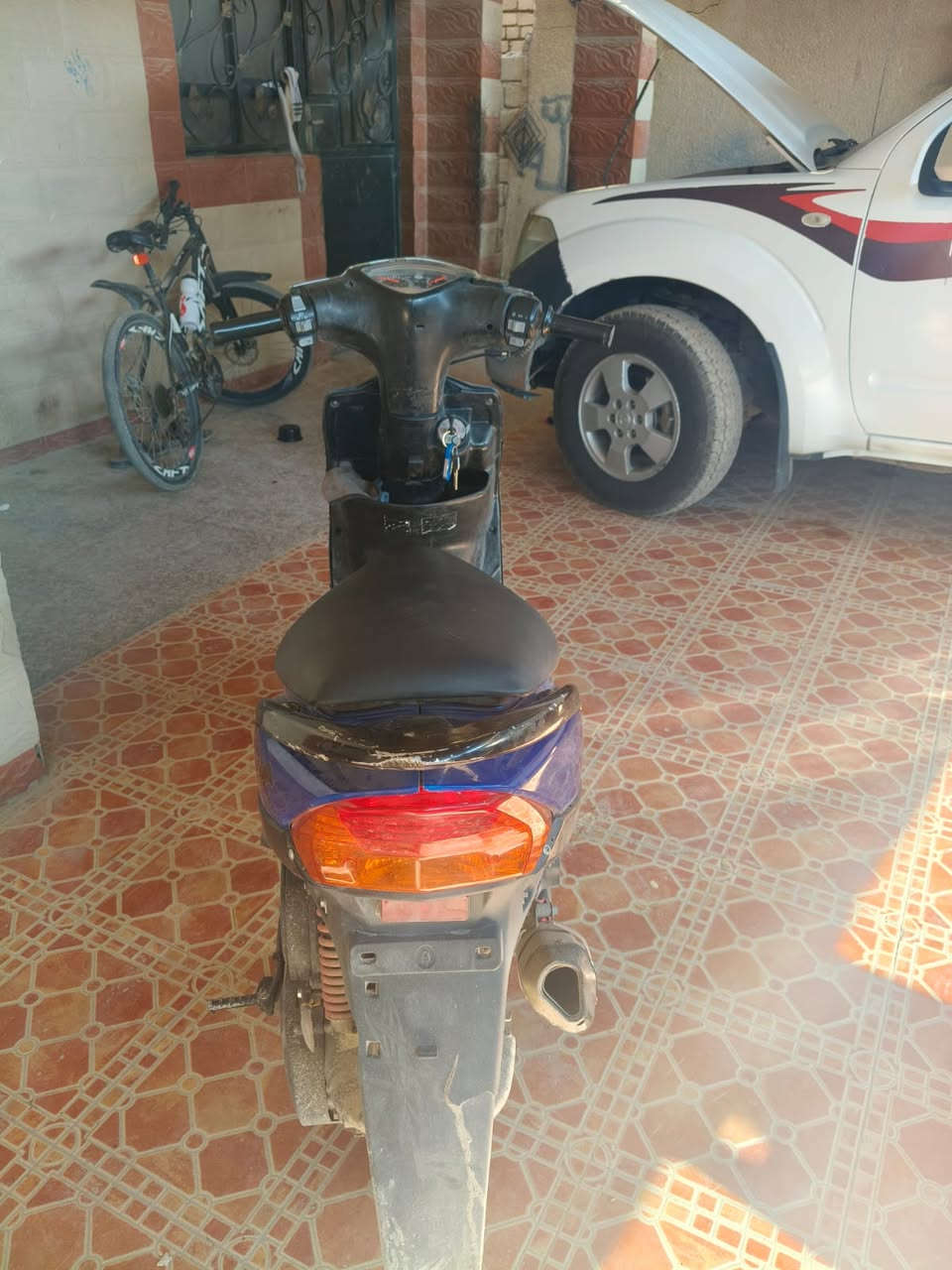 سلام عليكم دراجا ماكس عدله مراوس بتلفون شعندك نزل 

دراجا مفتوحه مره وحدا شلعه وعهدل كزوز رياضي ودبلات رياضيا

وساب ***********

مكاتبه موجوده
