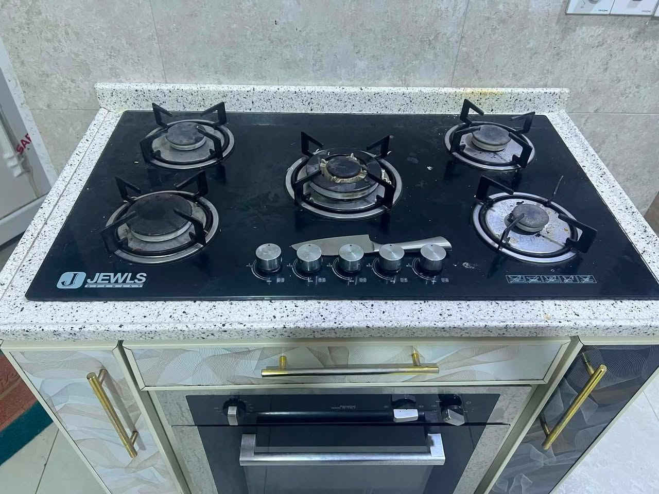طباخ خمس عيون نضيف ممستخدم سعر خاص عله هاذ رقم ***********
