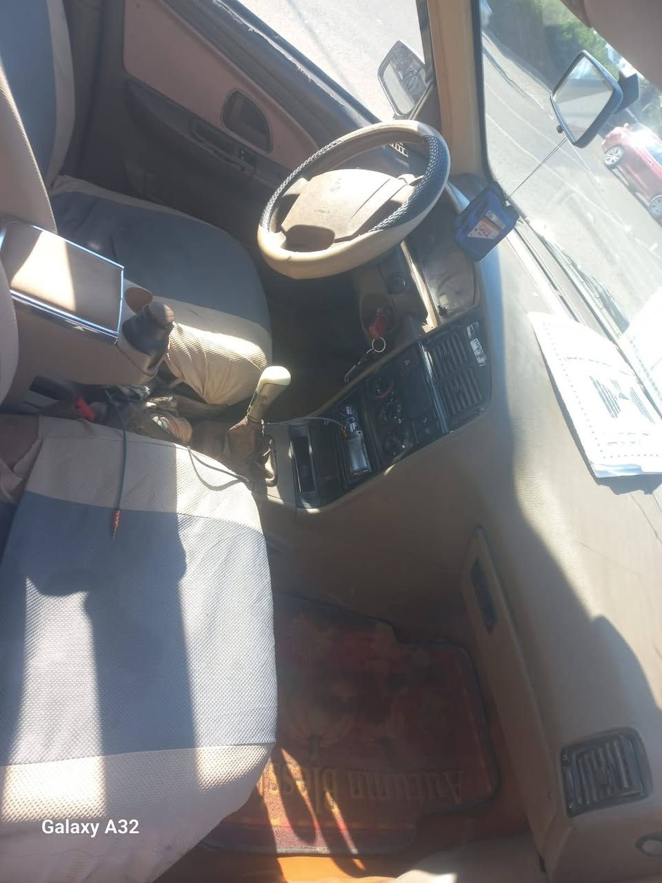 السلام عليكم بيجو 2012  السعر 30 بيها مجال حق الجيه السياره باسمي رقم بغداد انجليزي مصفره غرامات وهيئه تحويل  سياره جاهزه اي نقص ما بيها كفاله عامه مكلف بالنشر الاتصال على الرقم  واتساب ***********
