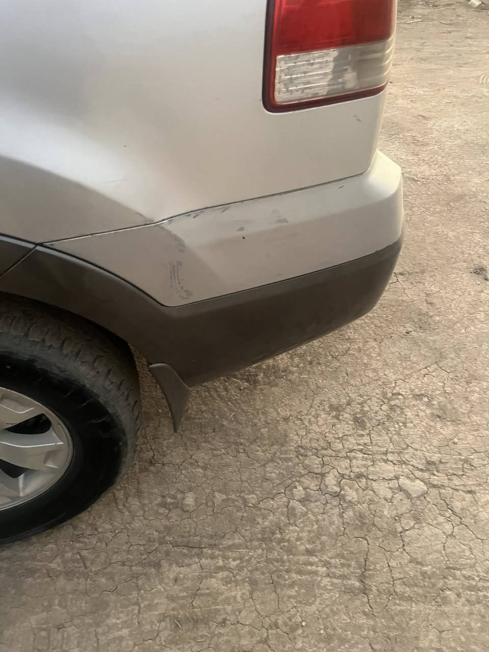 سلام عليك سياره مهافي للبيع موديل ٩مبدل باب ورا سايق وضربا بلباب ورا زغيره سته سلندر محرك ٢٨٠٠سعر مناسب ***********
