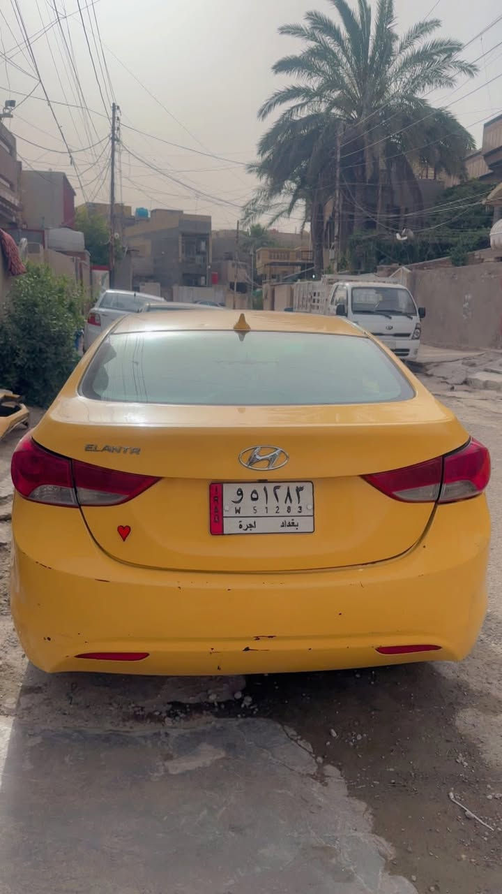 السلام عليكم

للبيع النترا ٢٠١٢

ليبل واحد ما عده البنيد  بدون اي دواخل او غيرها 

مكينه خير من الله 

كير خير من الله 

تخم تاير جديد صاله يوم واحد 

داخل اسود 

سياره مال جني صارلها ٤ سنوات عندي. ع ايدي متعب الياخذها 

مكان السياره الشعب شارع الصحه 

رقم التواصل ***********
