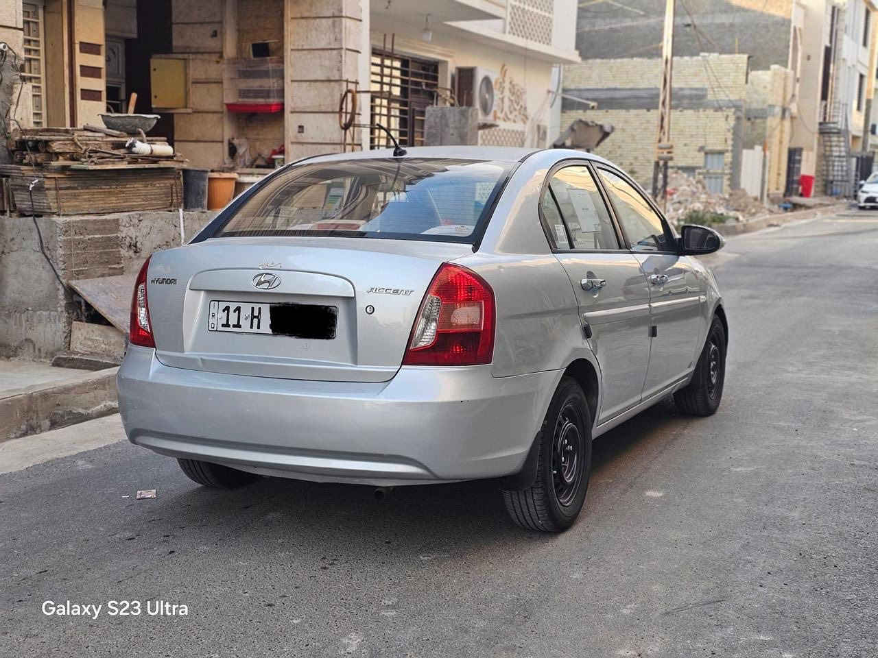 سلام عليكم
اكسنت 2010 خليجي 
بيها فقط بنيد صبغ وشويه جراد بالقمارة 
شاشه 
كامره 
محرك 1600 
كير اوتو 
بدون نقوصات صدر جديد تخم تاير هزة ورقم جديد تحويل مباشر 
السعررر 95 ورقة وبيها مجال 
العنوان بغداد نفق الشرطة
***********
