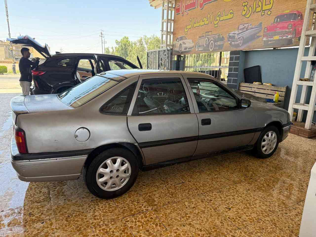 السلام عليكم اوبل فيكترا موديل 94 رقم سليمانيه شراي يخابر *********** السعر 43 بيها مجال بسيط
