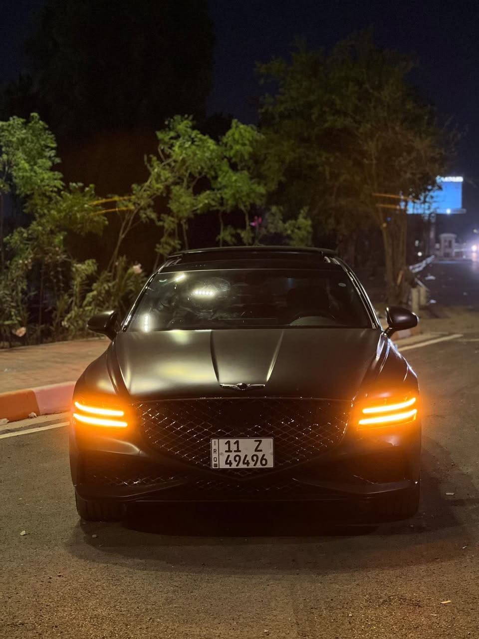للبيع: Genesis G80 Sport Prestige 2023
لون رصاصي مات  ثنين بالعراق بس بهذا الون المميز— بحالة ممتازة جدًا
السياره باعتبار كلين 
ضررها 💥 فقط دعاميه مكسوره ومصلحة بدون اي صبغ والجاملغ مبدله بنفس الون والأصلي موجود عندي 

🔥 المواصفات الكاملة:
* المحرك: 4 سلندر توين تيربو 2.5L 
* القوة: 325 حصان تقريبًا
* ناقل حركة أوتوماتيك 8 سرعات
* دفع خلفي /RWD
* فئة Sport Prestige أعلى فئة
ماشية ٥٠ الف فقط 

✨ المواصفات الخارجية:
* لون رصاصي مات فاخر
* رنات رياضية قياس 20 إنج
* إضاءة LED أمامية وخلفية كاملة
* سقف بانوراما
* أبواب شفط
* مرايا كهربائية مع تبريد وتدفئة مع خاصية التنشيف المياه على المرايا وتعتيم عند الضوء العالي 
* حساسات أمامية وخلفية
* كاميرات 360 درجة
* تشغيل بصمة + دخول ذكي

🛋️ المواصفات الداخلية:
* داخلية جلد فاخرة
* مقاعد كهربائية مع حفظ وضعيات
* تبريد وتسخين للمقاعد الأمامية والخلفية
* مساج للمقاعد
* شاشة كبيرة مع نظام ملاحة
* Apple CarPlay + Android Auto
* نظام صوت فاخر Lexicon
* إضاءة داخلية Ambient Lighting
* ستارة خلفية كهربائية
* شاحن لاسلكي

🛡️ أنظمة الأمان:
* رادار أمامي
* مثبت سرعة ذكي
* الحفاظ على المسار
* تنبيه النقطة العمياء
* فرملة طوارئ أوتوماتيكية
* قراءة اللوحات والإشارات
* كاميرات مراقبة كاملة

* جاهزة للفحص

📍الموقع: بغداد جادرية 
📞 للاستفسار على ***********

