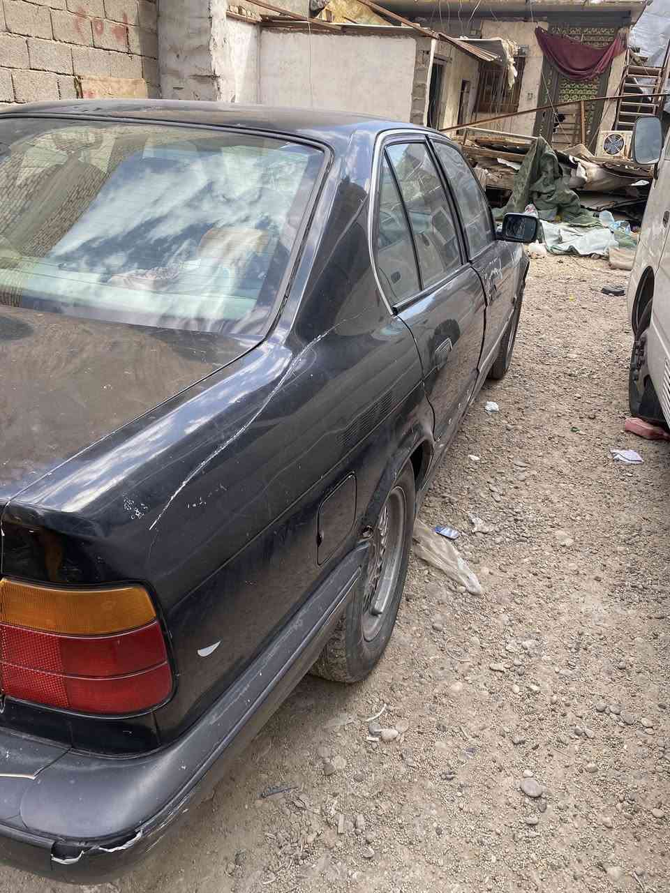 535 موديل 91 للبيع 
كير ومحرك خير من الله رقم بغداد مشروع وطني
تبريد شغال يراد كارت بس 
بيها منظومه مال غاز
مكان السياره بغداد
سعر 40 وبيها مجال
للاستفسار هذا رقم صاحب السياره/***********
