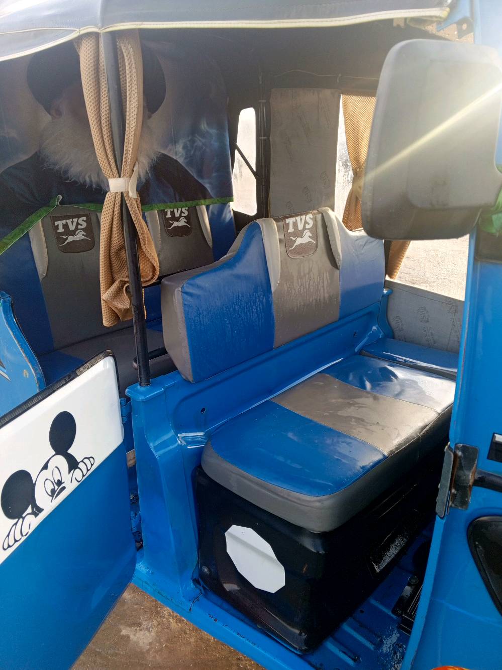 تكتك موديل 21رقم وسنويه ابسمي تحويل ثاني يوم رقم نكليزي باقي بس على الاستلام مكينه مبدل والفات شغل شركه مسجل تخم تايرات جدد 