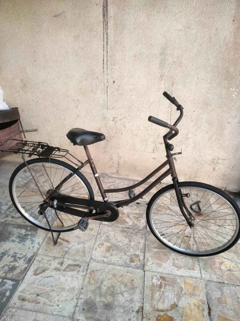 السلام عليكم ورحمة الله وبركاته بايسكل بناتي حجم 26للبيع باسكل كامل ماناقصه شي بس السرج مامضبوب والواير مال بريك موجود بس تشده وياه جاملغات وطياريه وحمالات وحبل وجرس العنوان الناصرية مركز السعر 55وبي مجال


**إذا كنت صاحب هذا الإعلان وتريد حذفه لأي سبب، رجاءا أرسل رسالة إلى الدعم الفني**