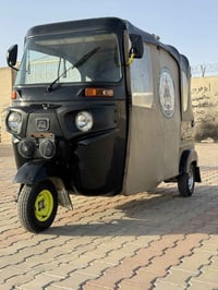 شباب تكتك للبيع موديل 22 رقم وسنويه جاهزه فقط استلام الوحات مكفول فقط ...