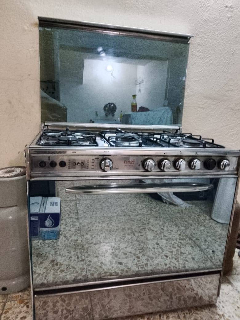سلام عليكم للبيع سبلت أخو الجديد توست طن ونص موديل الحديث ٥٥٠الف وطباح أستيل حجم كبير نظيف ٢٠٠الف مكاني شارع فلسطين رقمي ***********
