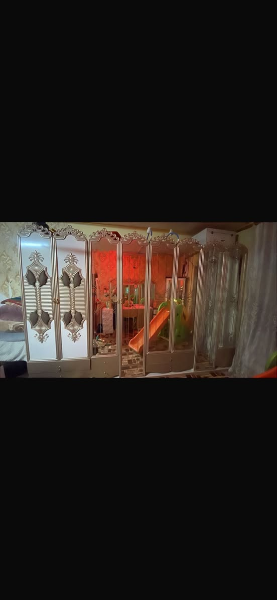 سلام وعليكم غرفه تركيه البيع غرفه نضيفه كلش مكان البصره مفقيه لي يحب يتواصل ع هذا الرقم ***********
