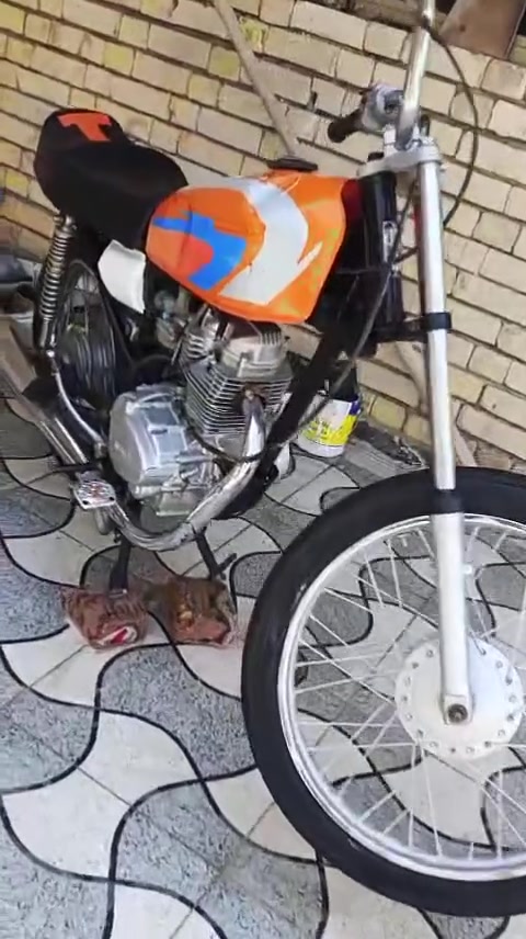 سلام عليكم نامه مديل 22 كلك كلك مكينه مفتوحه ولفات فقط دراجه جديده مثل ما موضح بل صور مكان سوق الشيوخ ناحيت الطار رقم الهاتف *********** السعر 375
