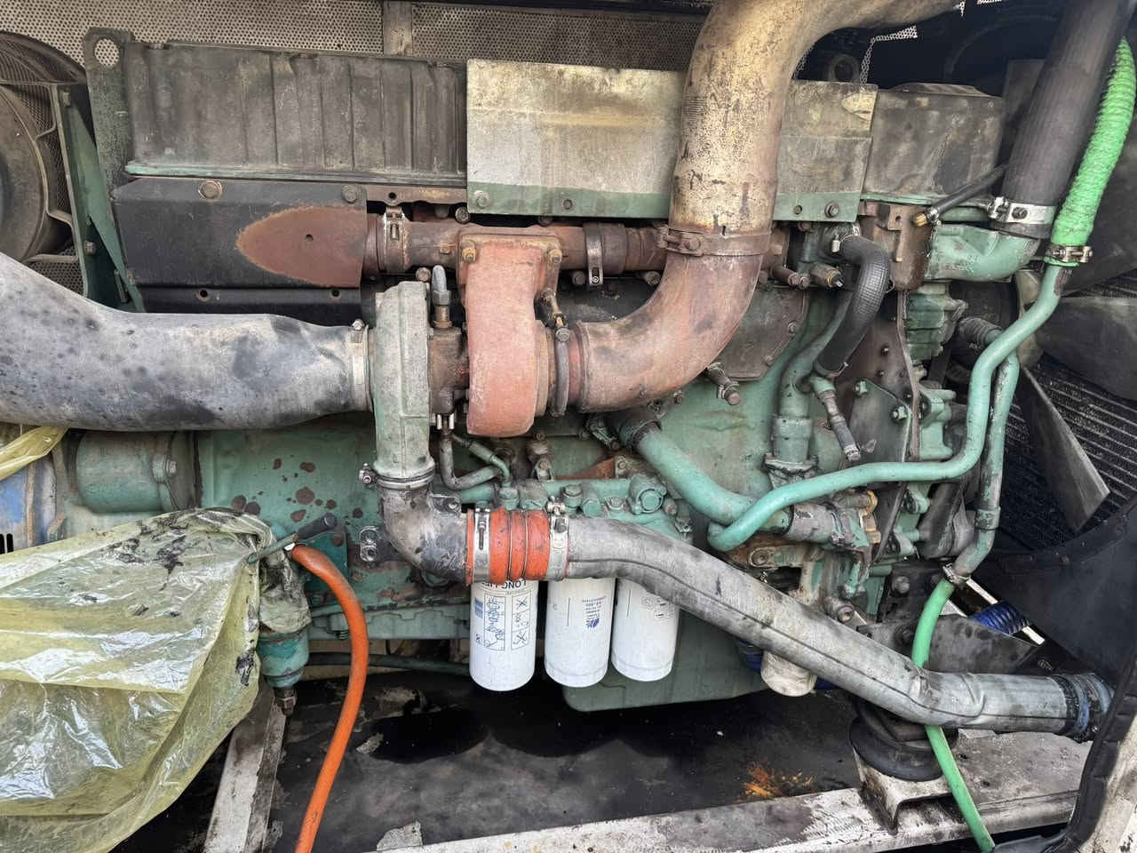 السلام عليكم مولدات اثنين فالفو D12
***********
