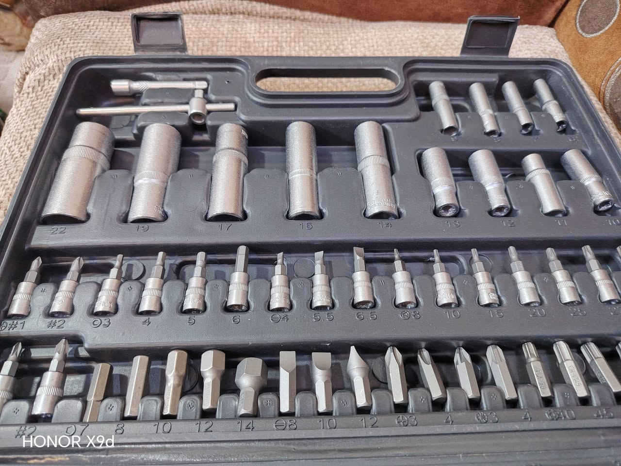 مدري اكول سيت لقم مدري سيت درنفايس 
عمي عده كامله شامله 104 قطع باله اوربيه 
40 الف والتوصيل مجاني 
#عدد #صيانه #لقم #سيارات


**إذا كنت صاحب هذا الإعلان وتريد حذفه لأي سبب، رجاءا أرسل رسالة إلى الدعم الفني**