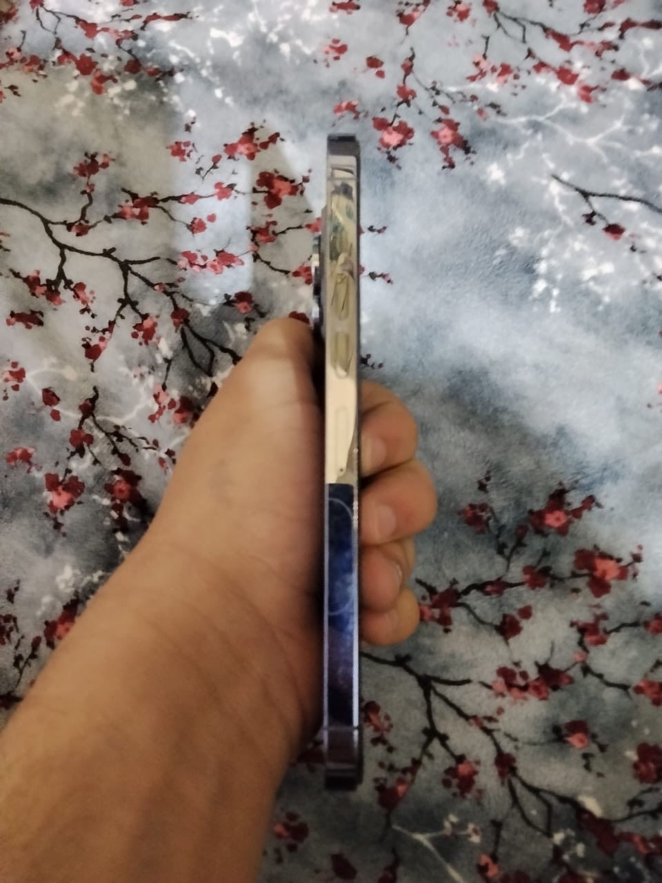 السلام عليكم
ايفون 13 pro max
جهاز جديد فتح كارتونه وكارتونته موجوده
نموذج M امريكي يعني جديد  
ذاكره 256
الجهاز مبدل بطاريه اصليه من الشركه
الجهاز نضيف شخط مابي
كلشي ما مبدل بي فقط بطاريه و اصليه من الشركه
السعر 800
*********** هذا رقمي وبي واتساب 
ادمن وافق
